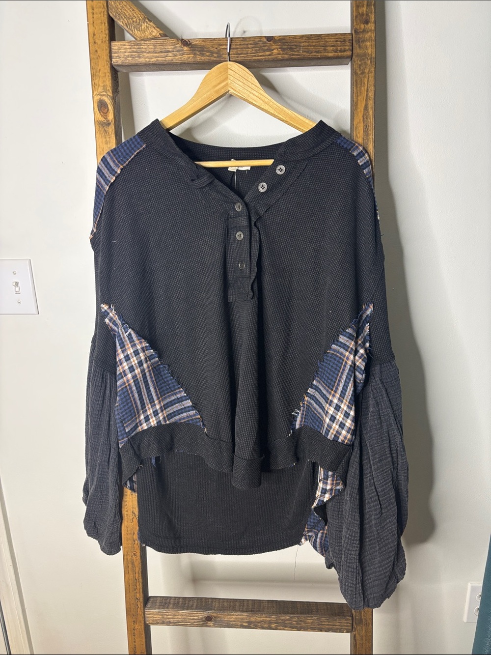 Oli & Hali Black Henley Pullover with Blue Plaid Patchwork Size M